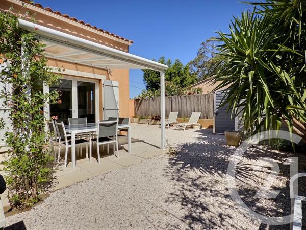Appartement T3 à vendre  3 pièces - 63,49 m 2   LE LAVANDOU  - 83