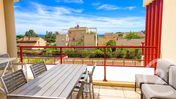 Appartement T3 à vendre  3 pièces - 63,49 m 2   LE LAVANDOU  - 83