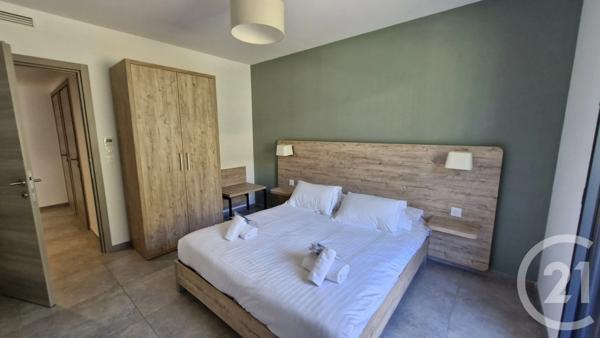 Appartement T3 à vendre  3 pièces - 63,49 m 2   LE LAVANDOU  - 83