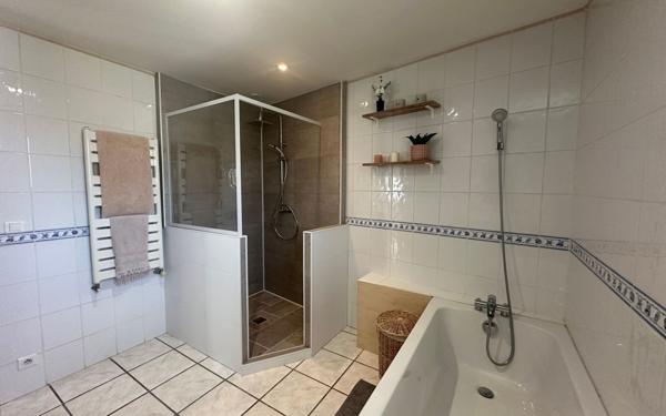 Maison à vendre    5 pièces •  Nîmes