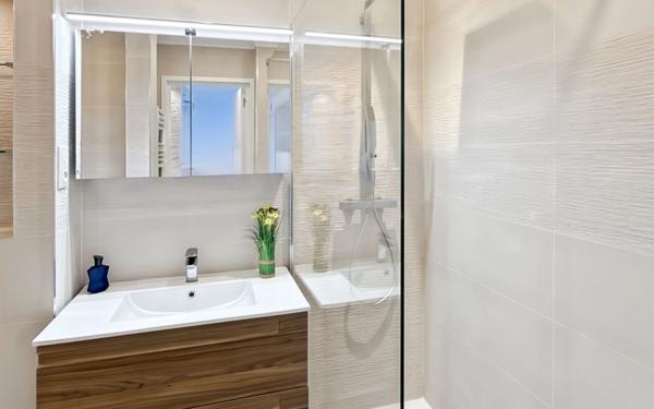 Appartement à vendre    3 pièces • 49 m2 Nice