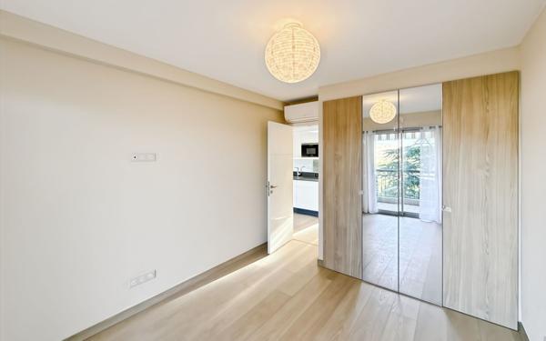 Appartement à vendre    3 pièces • 49 m2 Nice