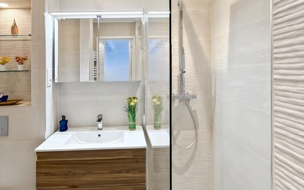 Appartement à vendre    3 pièces • 49 m2 Nice