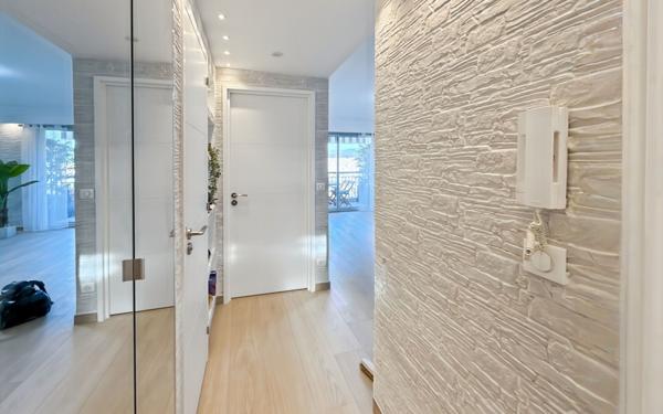 Appartement à vendre    3 pièces • 49 m2 Nice