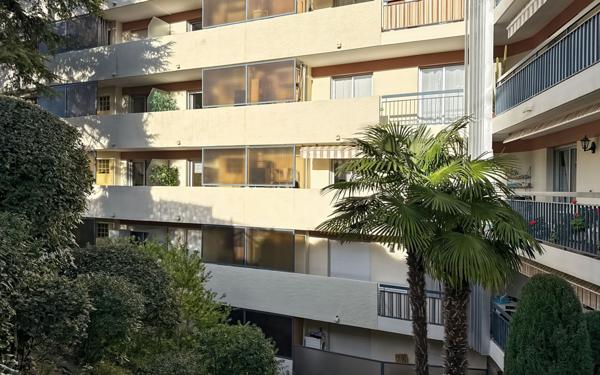 Appartement à vendre    3 pièces • 49 m2 Nice