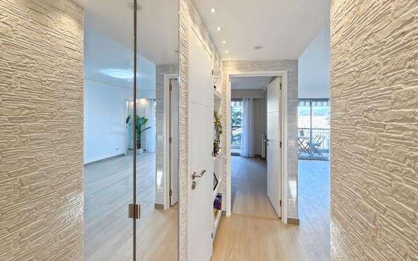 Appartement à vendre    3 pièces • 49 m2 Nice