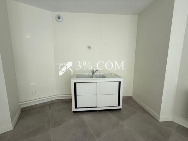 Appartement
                                                                                                                                                                                                                                                                                                                        3 pièce(s)                                                                                                                                                                                                          2 chambre(s)                                                                                                                                                                                                          67.11  m²