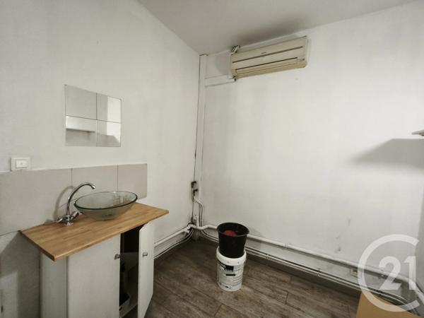 à vendre  47,14 m 2   TOULON  - 83