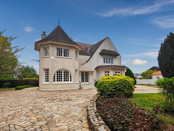 Magnifique demeure de prestige à renover