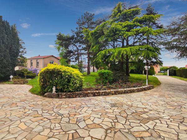 Magnifique demeure de prestige à renover