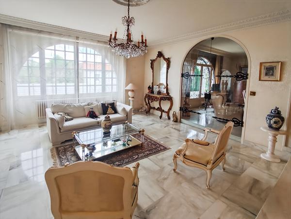 Magnifique demeure de prestige à renover