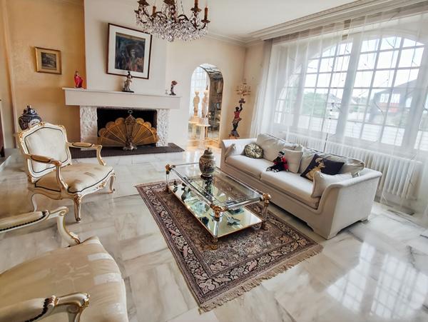 Magnifique demeure de prestige à renover