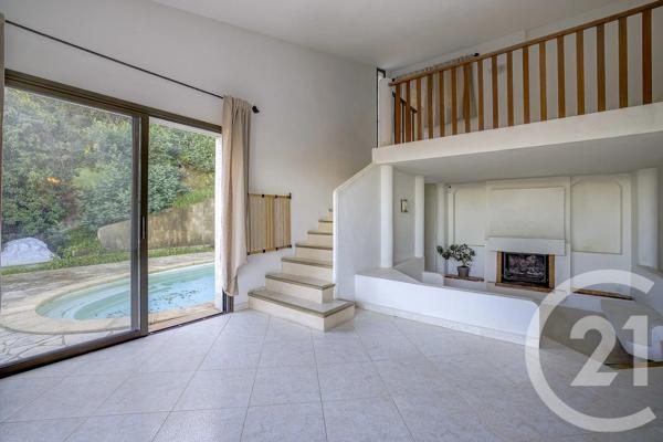 Maison à vendre  6 pièces - 160,11 m 2   MANDELIEU LA NAPOULE  - 06