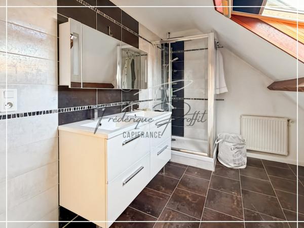 🏡 Maison familiale 5 chambres – Sous-sol total – Secteur calme