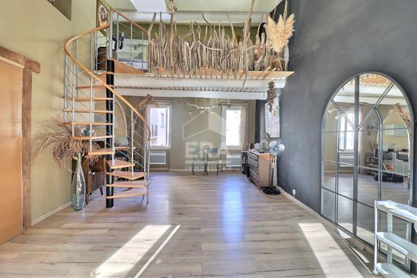 A Vendre appartement T2  en duplex de 64 m² à Marseille 13001