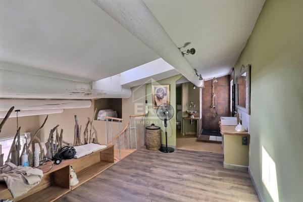 A Vendre appartement T2  en duplex de 64 m² à Marseille 13001