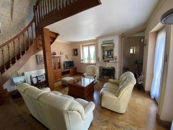 Maison à vendre à Loudéac dans les Côtes-d'Armor (22600), ref : 22110-2220