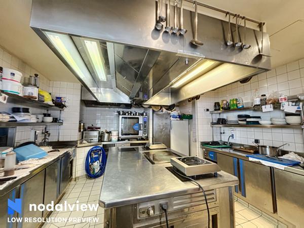 CHARTRONS RESTAURANT avec LICENCE IV