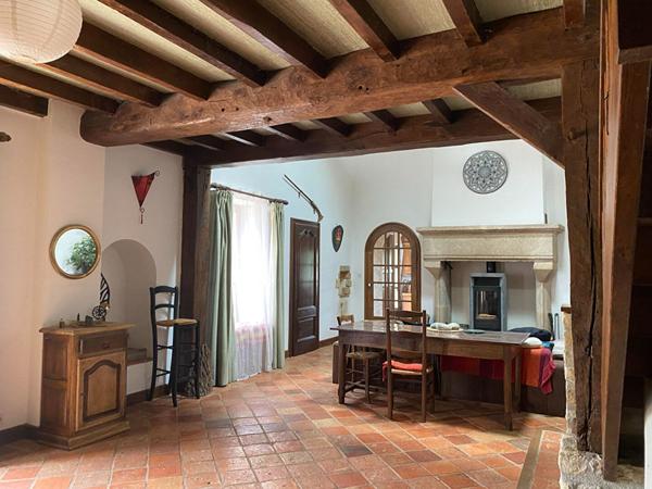 Maison ancienne de caractère de 172m² habitable avec dépendances à Faye L'Abbesse