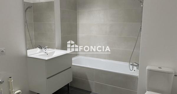 Location Appartement 2 pièces 38.44 m² - Entraigues-sur-la-sorgue 84320