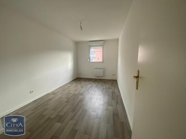 Appartement à louer 2 pièces 47.57m² Valenciennes (59300)