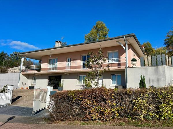 Maison rénovée à Chauffailles