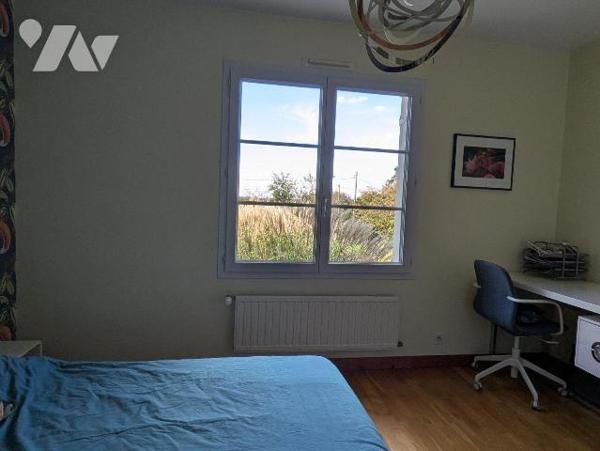 À découvrir entre Guichen et Guignen, cette maison familiale de 125 m², construite en 1999, est...