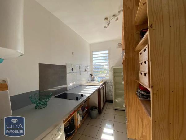 Appartement à louer 2 pièces 36.47m² Sainte-Marie (97438)