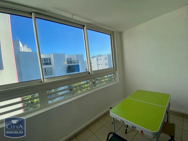 Appartement à louer 2 pièces 36.47m² Sainte-Marie (97438)