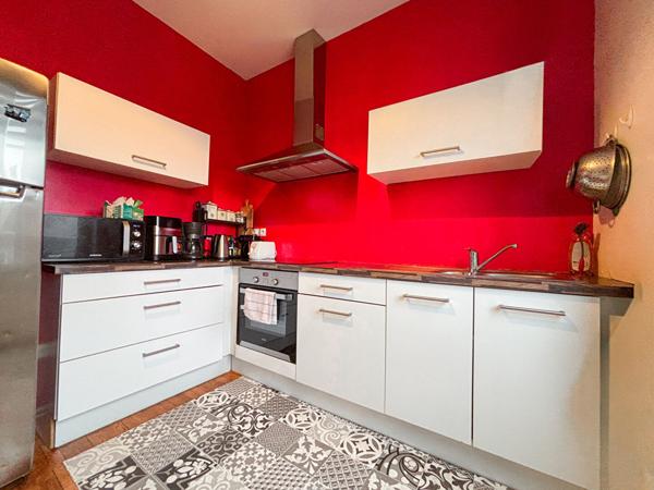 Appartement Angers 4 pièces, place du lycée, hyper centre, 2 chambres, cave, charme de l'ancien