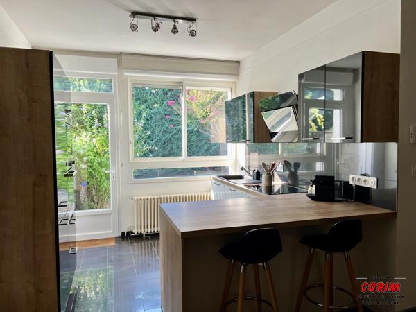 Echoppe meublée avec jardin et garage