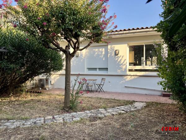 Echoppe meublée avec jardin et garage