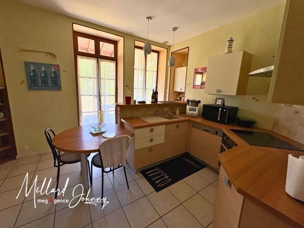 Maison à LE BREUIL, 71670 - 8 pièces 220m²