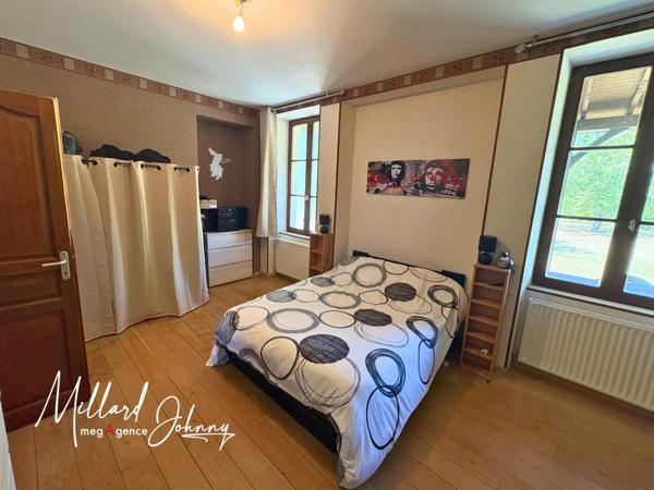 Maison à LE BREUIL, 71670 - 8 pièces 220m²