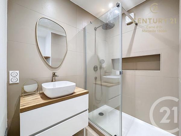Appartement F3 à vendre  3 pièces - 84,43 m2 MARSEILLE - 13008
