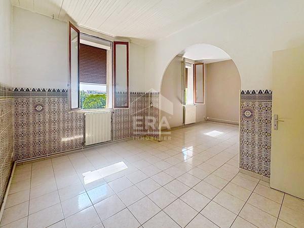 À vendre :  local commercial et appartement type 3 à Port-de-Bouc