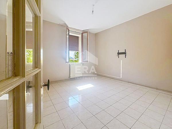 À vendre :  local commercial et appartement type 3 à Port-de-Bouc