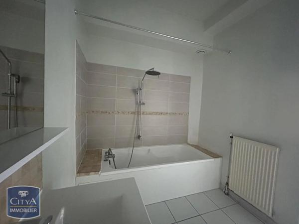 Appartement à louer 3 pièces 81.37m² Layrac (47390)