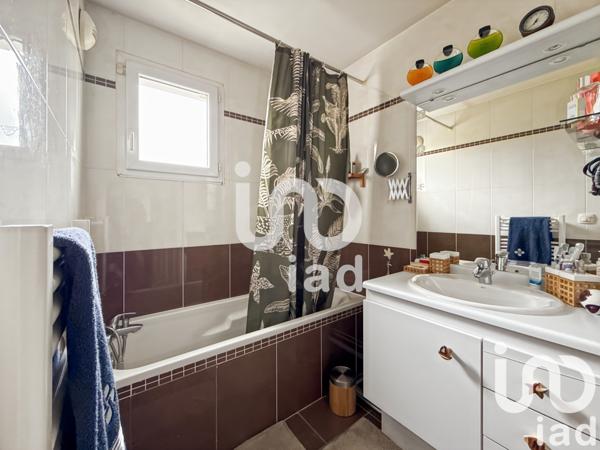 Appartement 3 pièces de 56 m² à Noisy-le-Grand (93160)