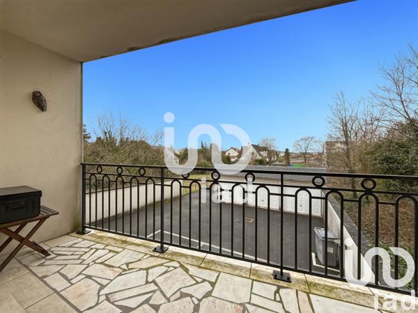 Appartement 3 pièces de 56 m² à Noisy-le-Grand (93160)