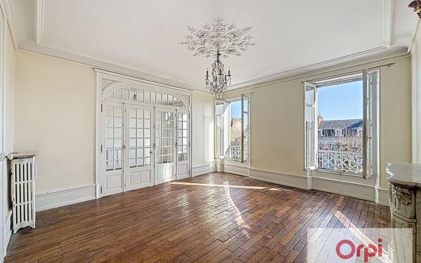 Appartement à louer    3 pièces • 125,65 m2 Montluçon