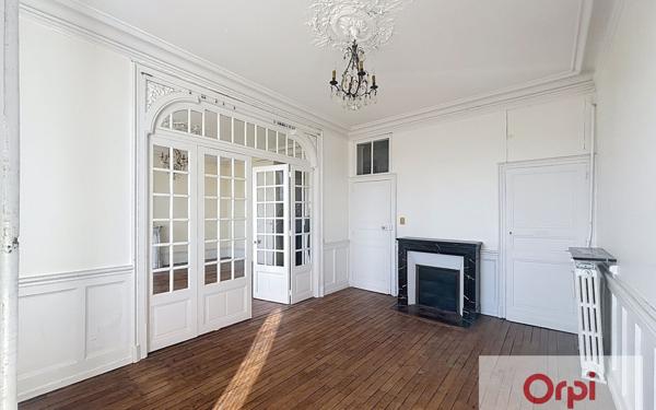 Appartement à louer    3 pièces • 125,65 m2 Montluçon