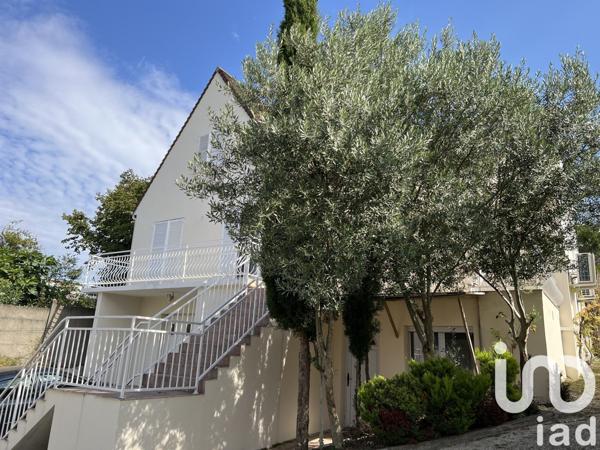 Maison 7 pièces de 230 m² à Valenton (94460)