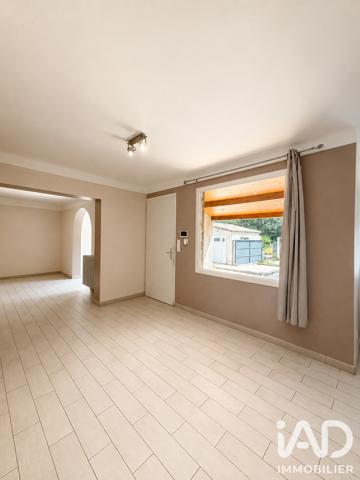 Maison à vendre 11 pièces 245 m² Eyguières