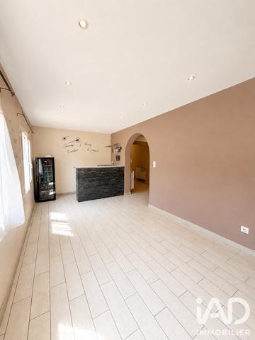 Maison à vendre 11 pièces 245 m² Eyguières