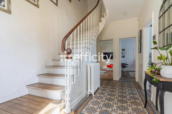 Maison
         4 pièces
        - 145 m² Exclusivité 520 000 € *