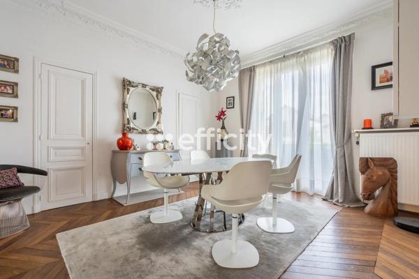 Maison
         4 pièces
        - 145 m² Exclusivité 520 000 € *