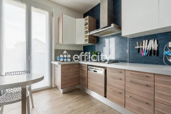 Maison
         4 pièces
        - 145 m² Exclusivité 520 000 € *