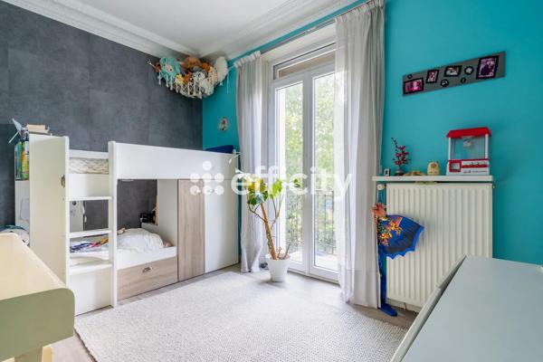 Maison
         4 pièces
        - 145 m² Exclusivité 520 000 € *