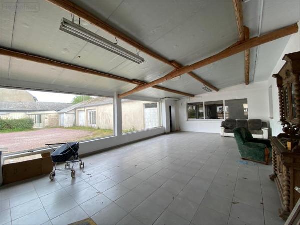 Local commercial à vendre à Saint-Sauveur-le-Vicomte dans la Manche (50390), ref : 50061-928945